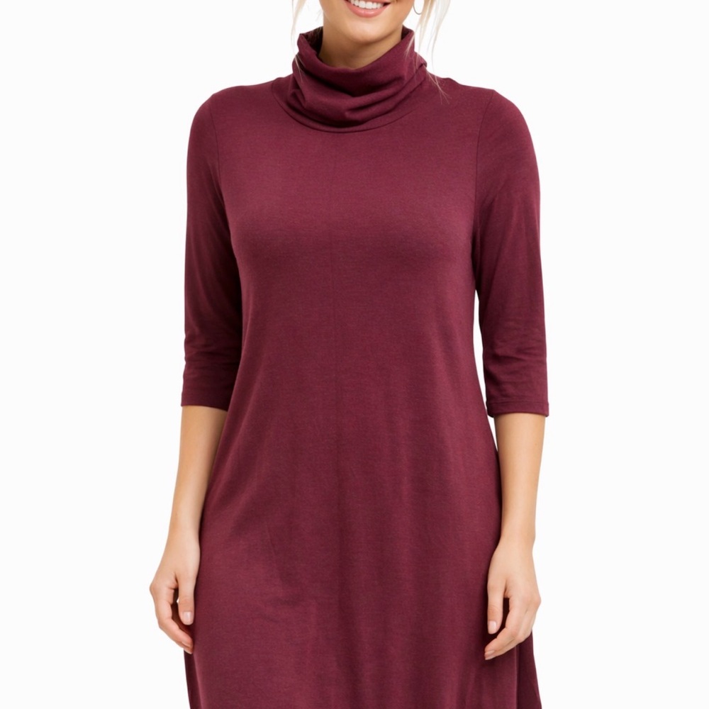 Elegant Burgundy Turtleneck Dress